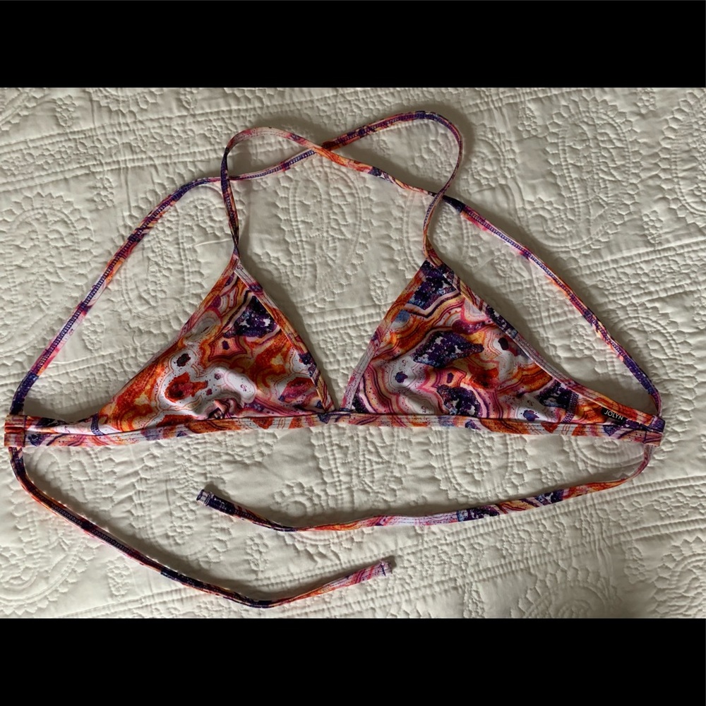 Jolyn Triangle Top Geode print